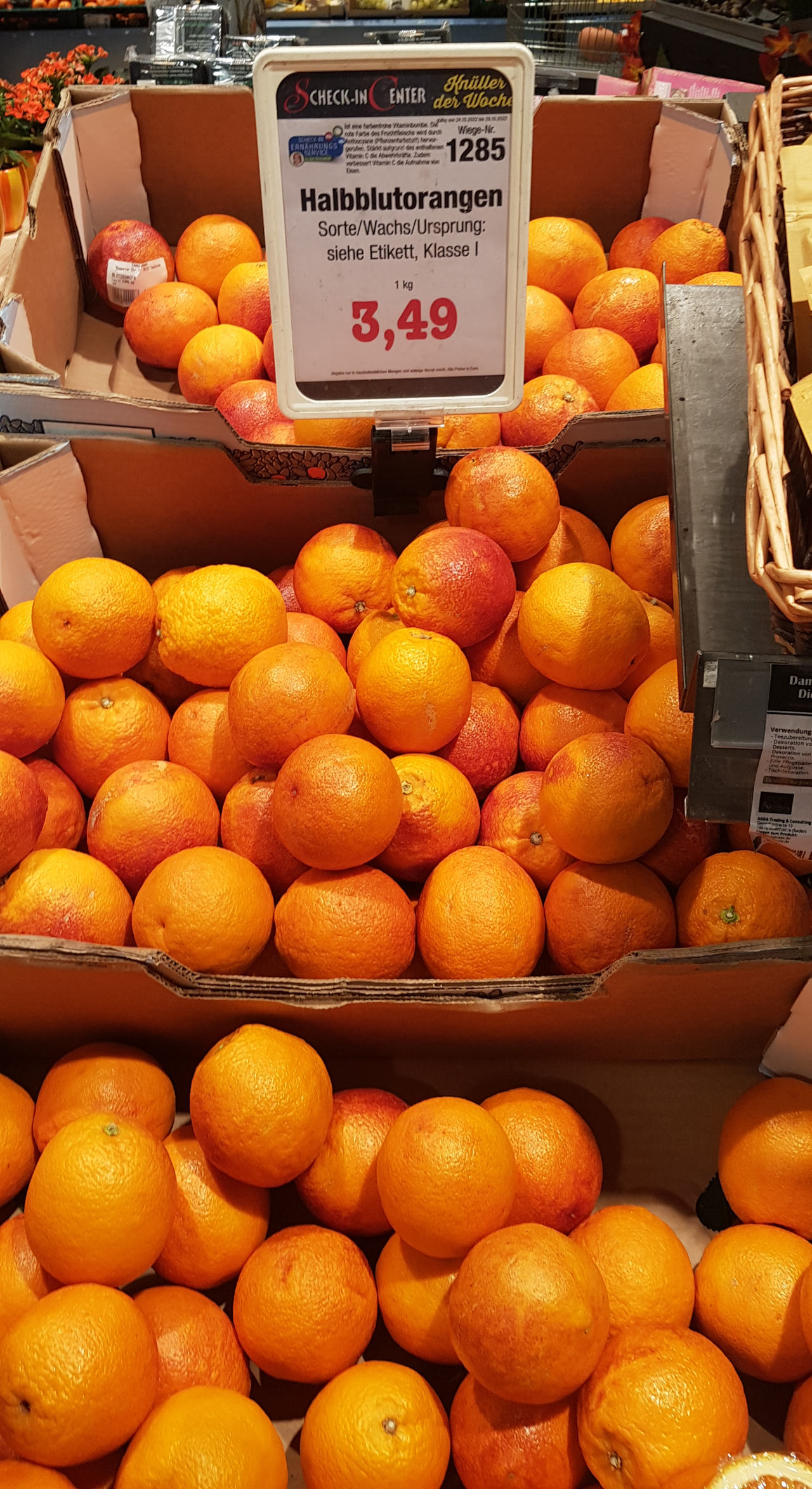 Halbblutorangen im Supermarkt