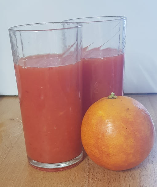 Leckerer Orangensaft aus der Blutorange Moro